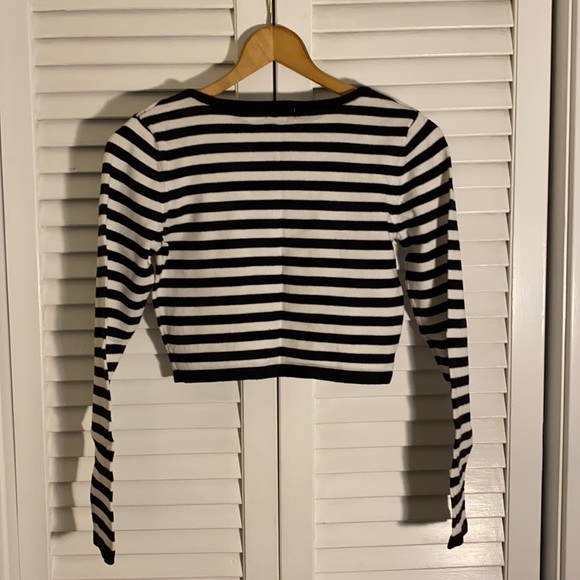 Crop top sweater - Picture 2 of 4